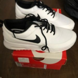 Women’s Nike Air Max Thea White. Worn once